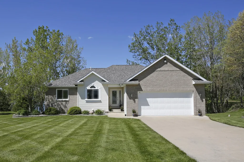69100 Chief Court White Pigeon Township MI 49099