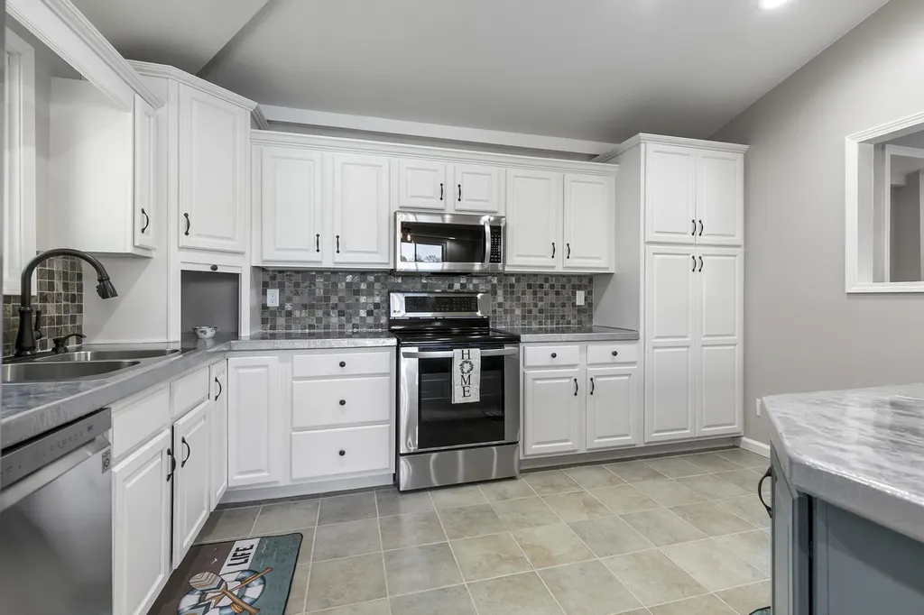69100 Chief Court White Pigeon Township MI 49099