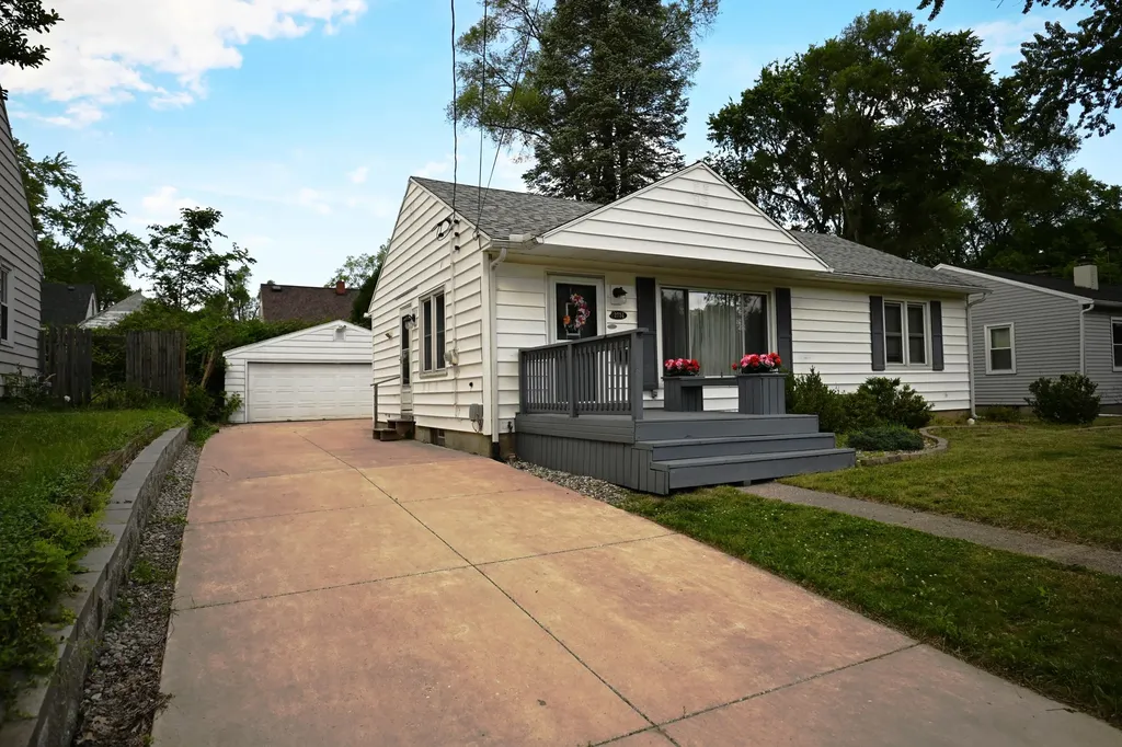 2734 Wellington Road Kalamazoo City MI 49008