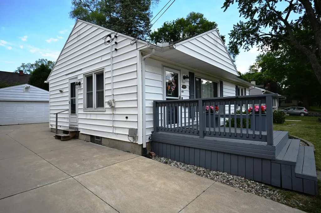 2734 Wellington Road Kalamazoo City MI 49008