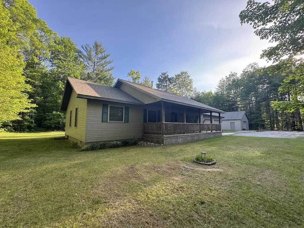 4335 Kings Corner Road Oscoda Charter Township MI 48737