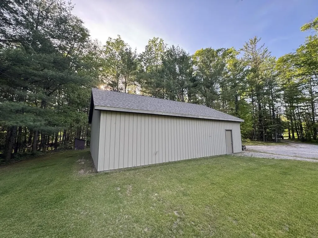 4335 Kings Corner Road Oscoda Charter Township MI 48737