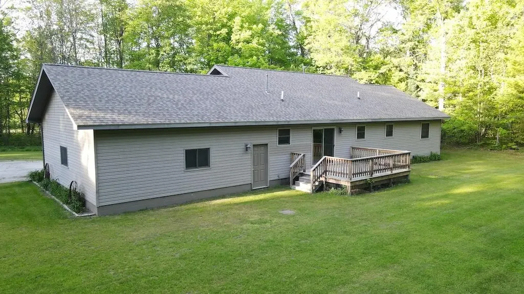 4335 Kings Corner Road Oscoda Charter Township MI 48737