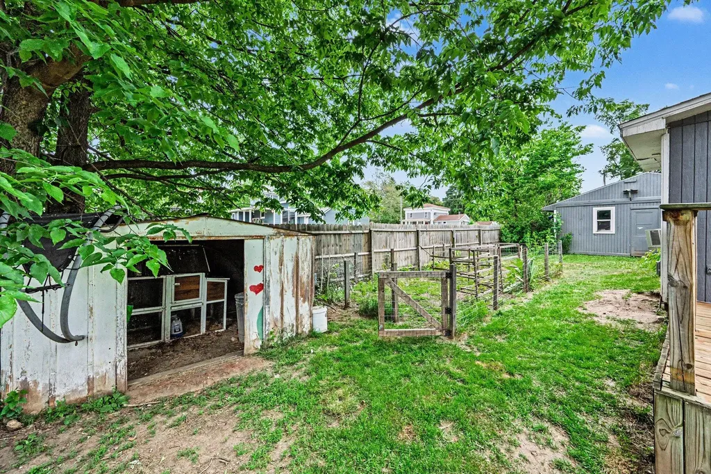 145 W Lafayette Street Constantine Township MI 49042