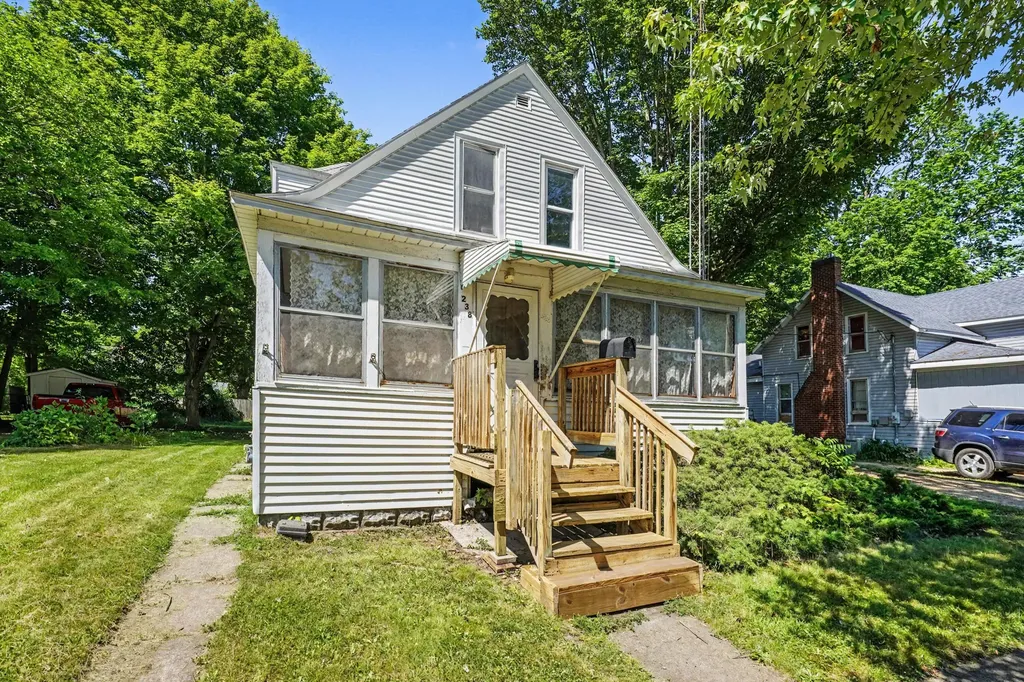 238 4th Avenue Three Rivers City MI 49093