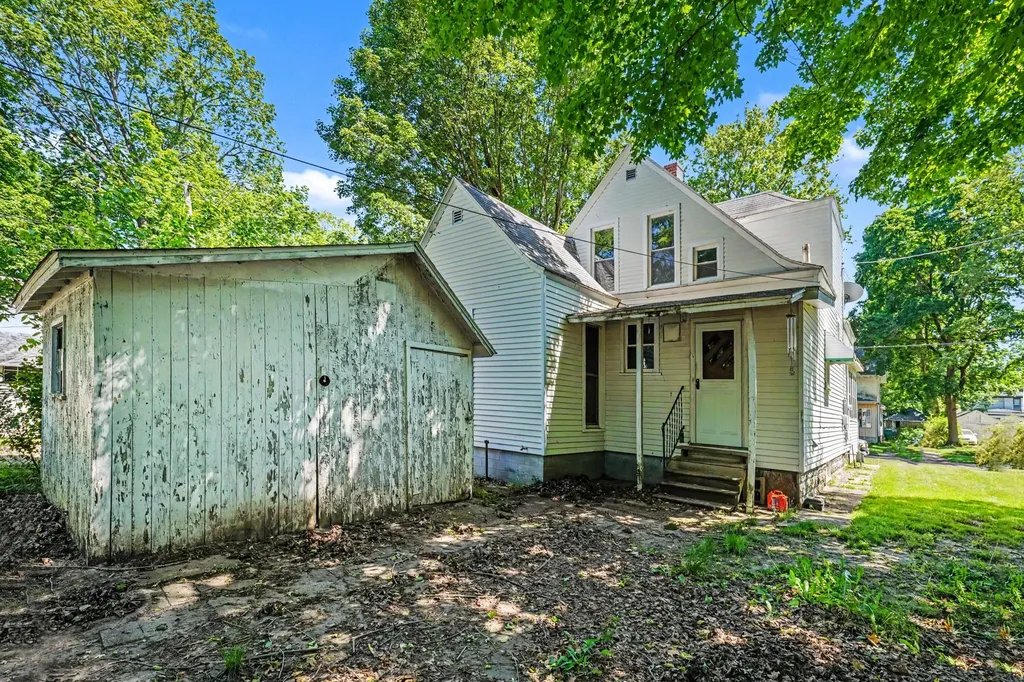 238 4th Avenue Three Rivers City MI 49093