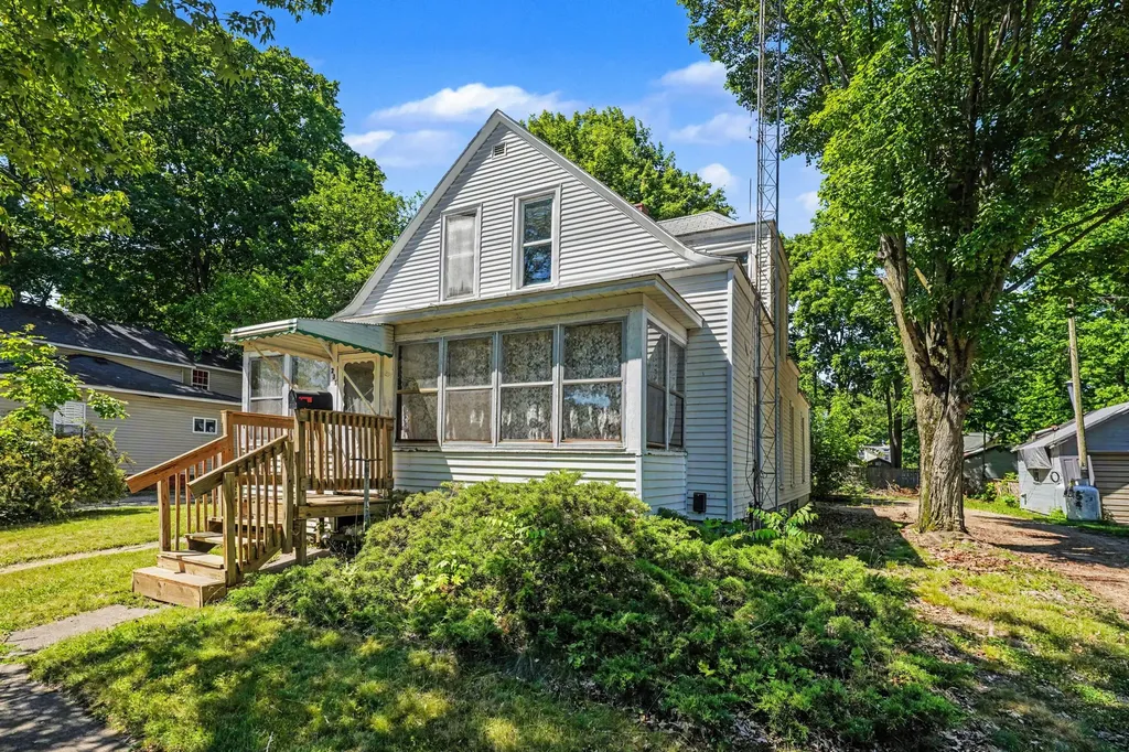 238 4th Avenue Three Rivers City MI 49093