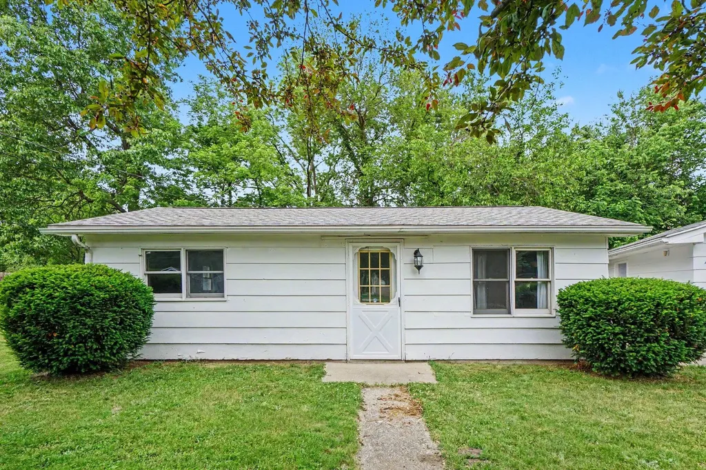 430 11th Avenue Three Rivers City MI 49093