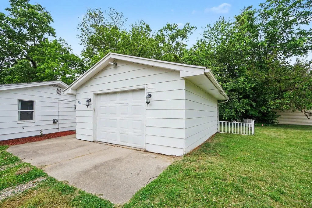 430 11th Avenue Three Rivers City MI 49093