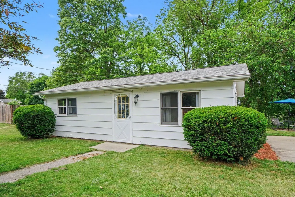 430 11th Avenue Three Rivers City MI 49093