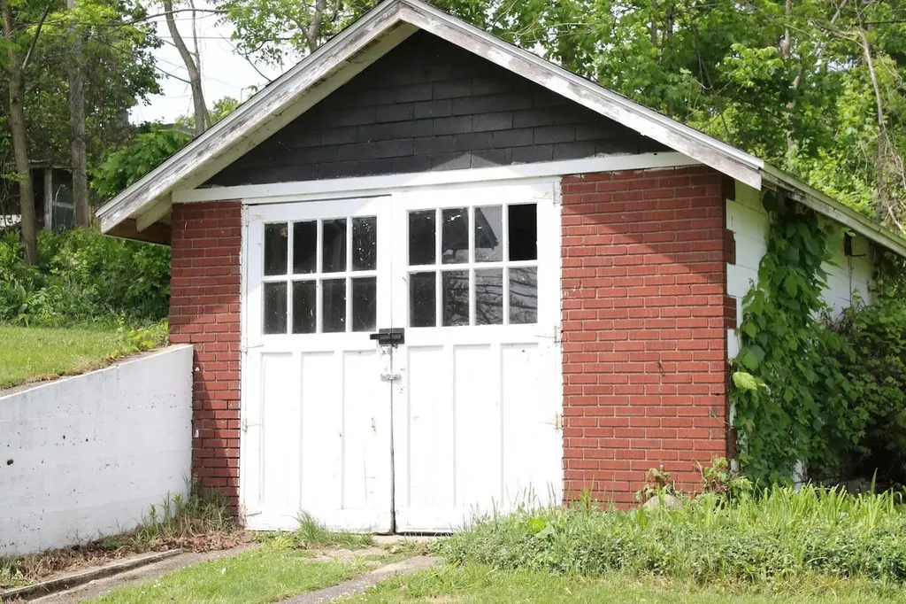 209 Spring Street Three Rivers City MI 49093