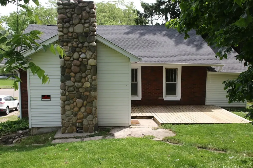 209 Spring Street Three Rivers City MI 49093