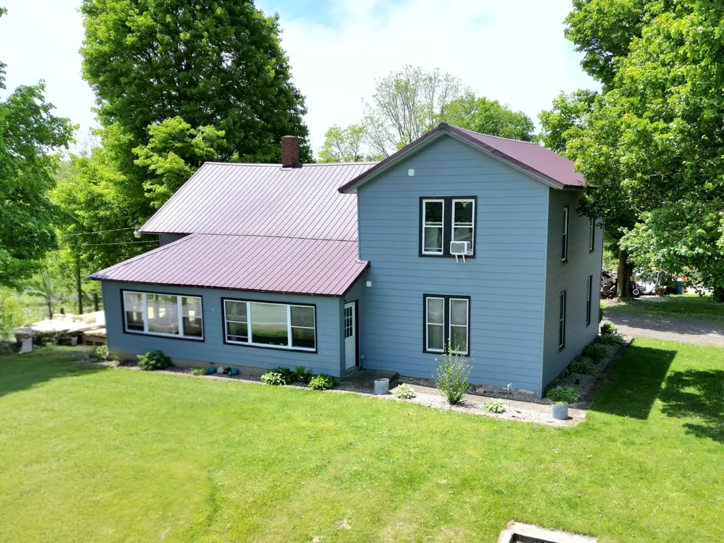 58636 M 40 Newberg Township MI 49061