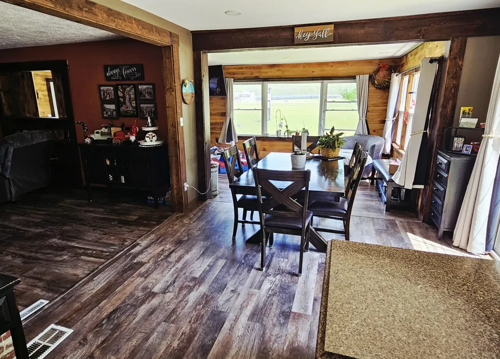 58636 M 40 Newberg Township MI 49061