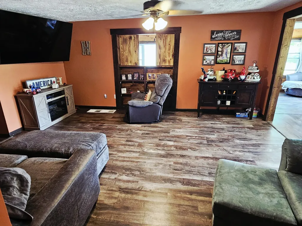 58636 M 40 Newberg Township MI 49061