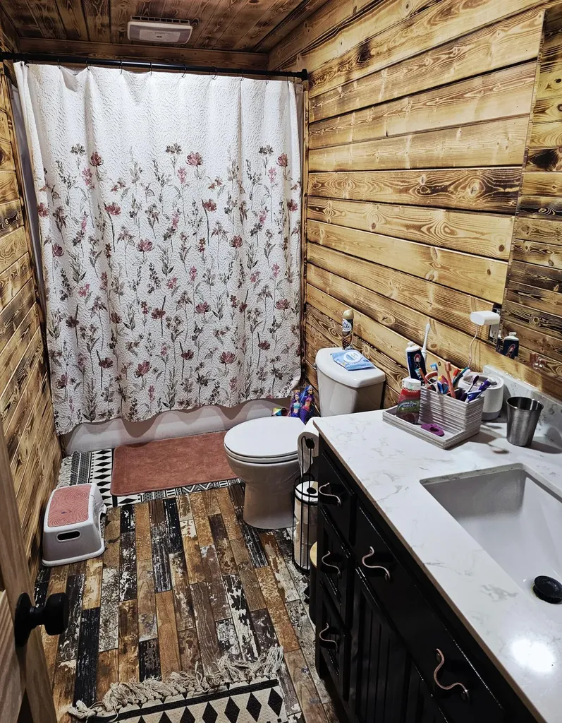 58636 M 40 Newberg Township MI 49061