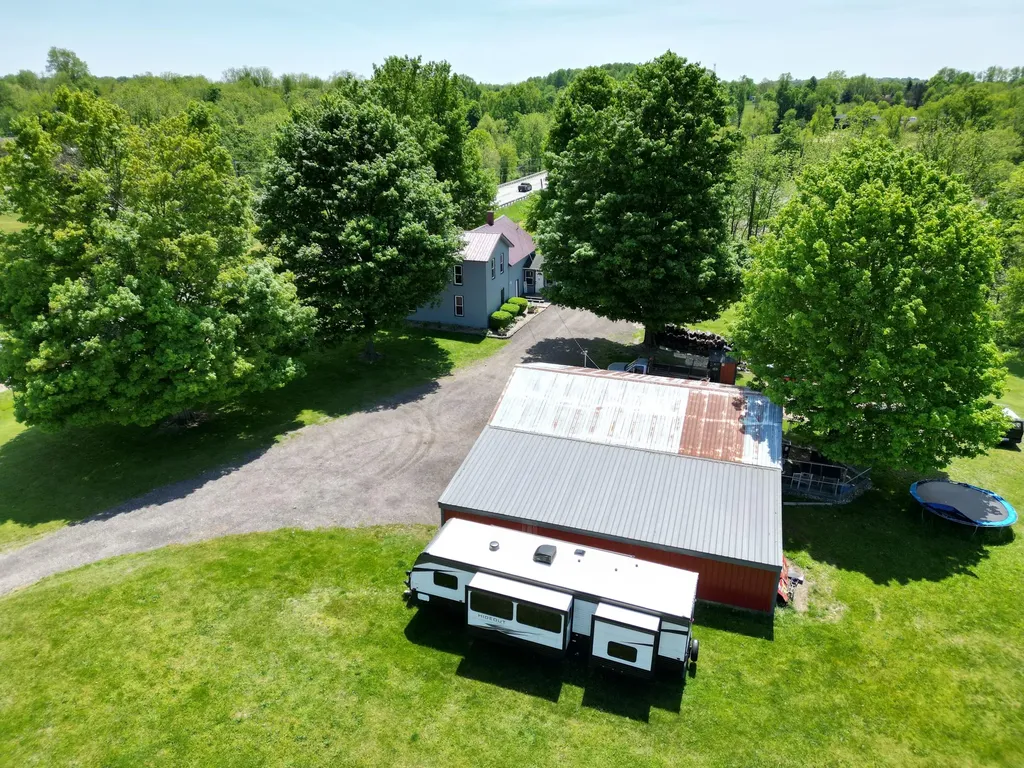 58636 M 40 Newberg Township MI 49061