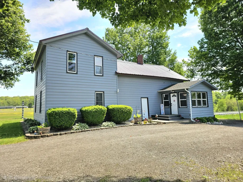 58636 M 40 Newberg Township MI 49061