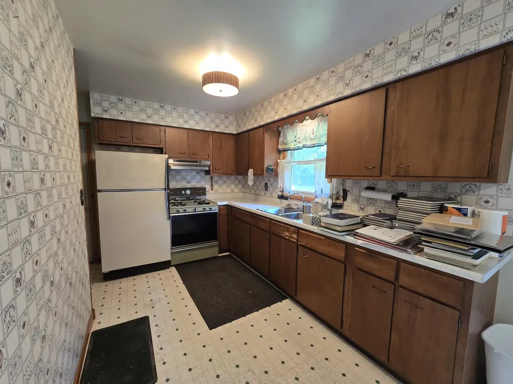 27 Ashley Court Emmett Charter Township MI 49014