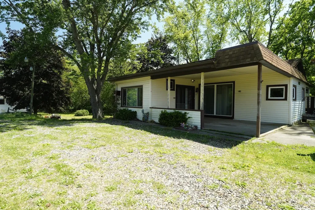 325 W Chicago Road Batavia Township MI 49036