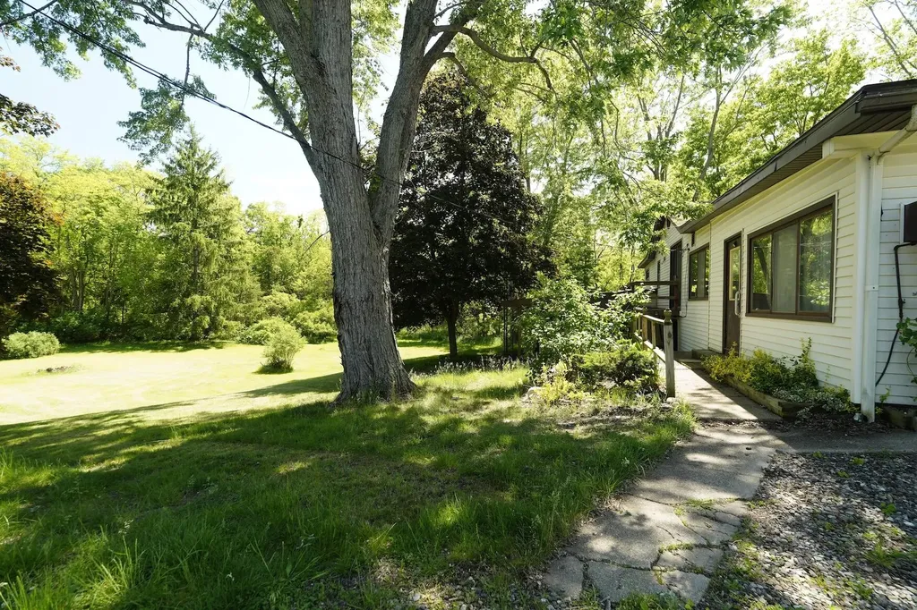 325 W Chicago Road Batavia Township MI 49036