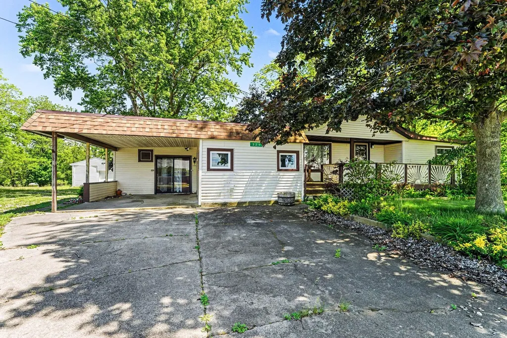 325 W Chicago Road Batavia Township MI 49036