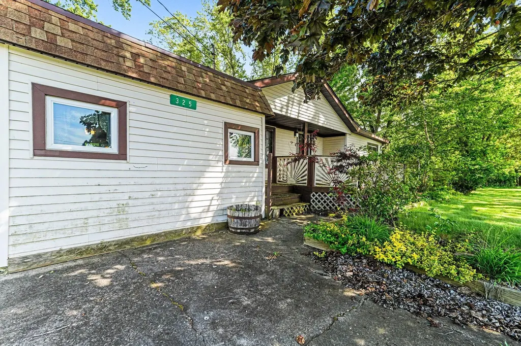 325 W Chicago Road Batavia Township MI 49036