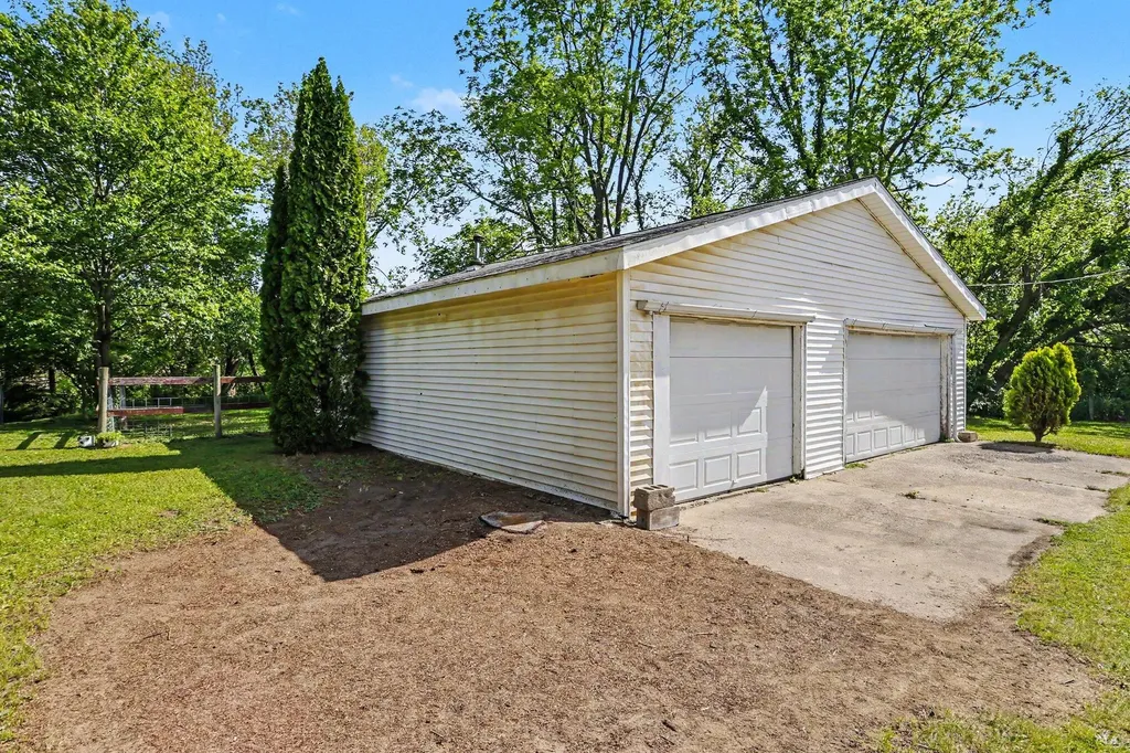9007 Lake Road Berrien Township MI 49102