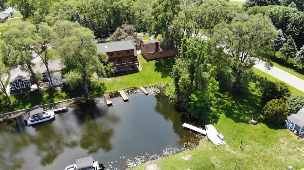 46968 Meadow Lane Hamilton Township MI 49045