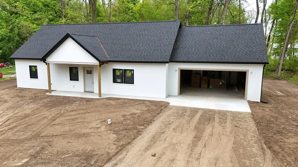 20160 Parkway Avenue Park Township MI 49093
