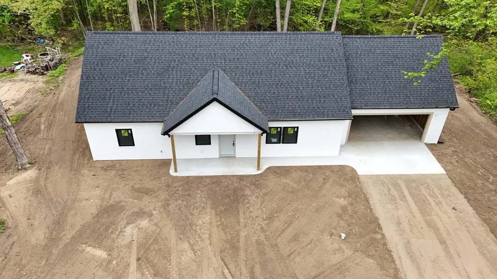 20160 Parkway Avenue Park Township MI 49093