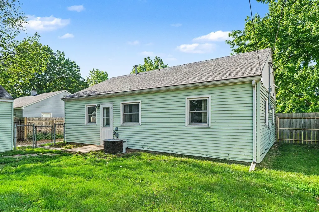 412 W Lafayette Street Sturgis City MI 49091