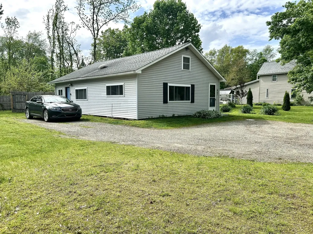 457 S Burr Oak Road Colon Village MI 49040