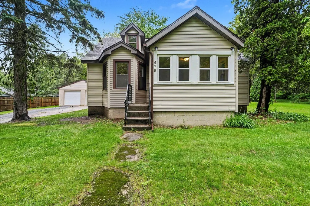 475 S Burr Oak Road Colon Village MI 49040