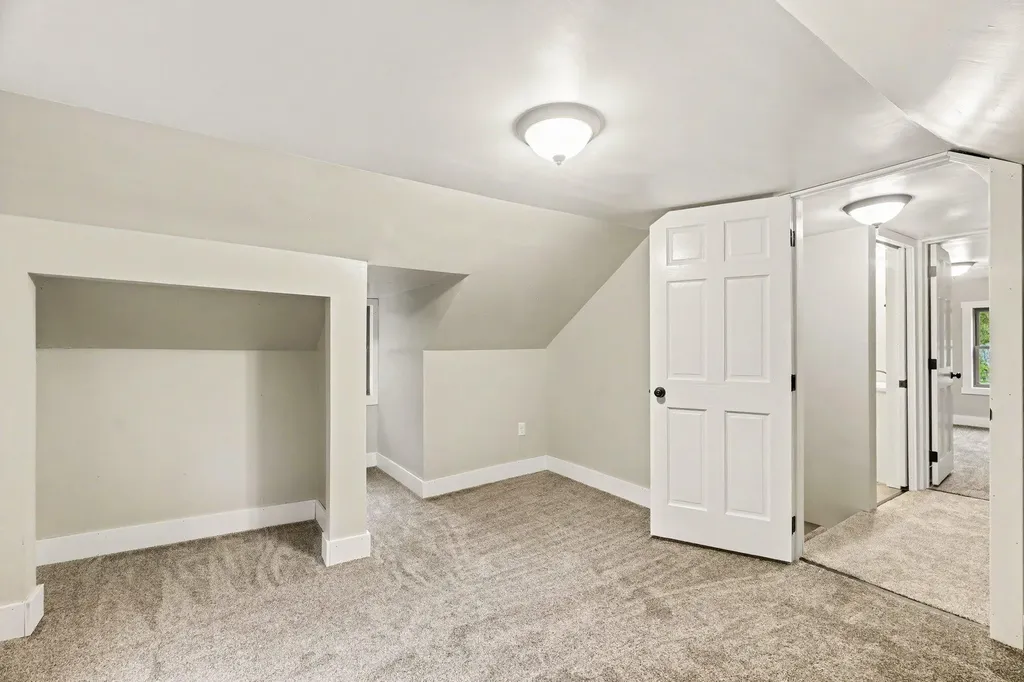 475 S Burr Oak Road Colon Village MI 49040