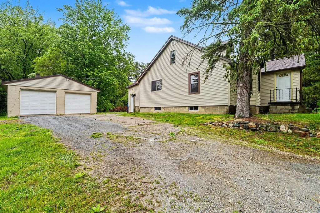 475 S Burr Oak Road Colon Village MI 49040