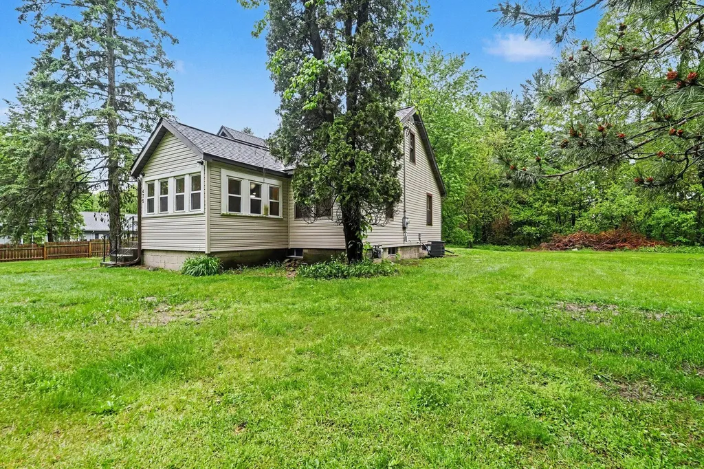 475 S Burr Oak Road Colon Village MI 49040