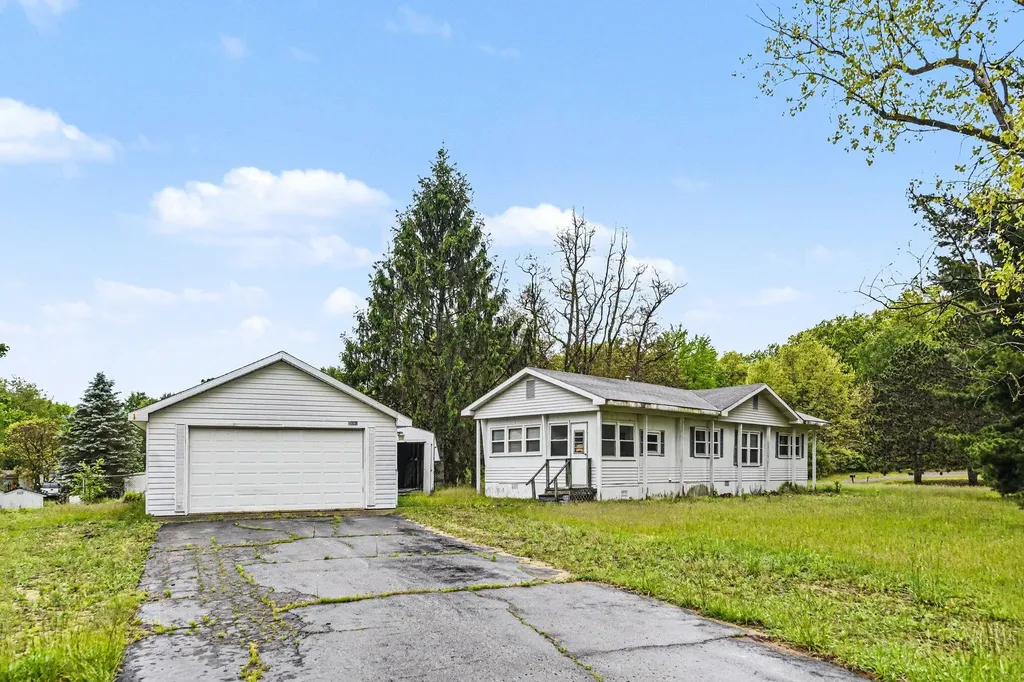 39391 Sandyridge Circle Almena Township MI 49071