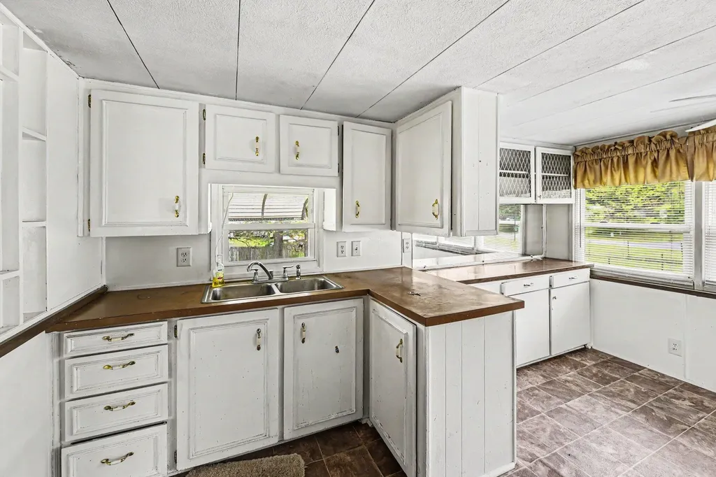 39391 Sandyridge Circle Almena Township MI 49071