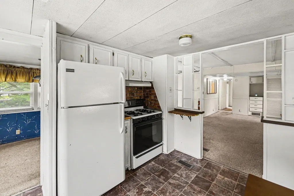 39391 Sandyridge Circle Almena Township MI 49071