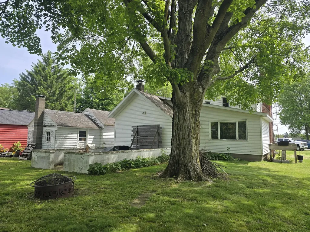 642 Maple Street Colon Village MI 49040