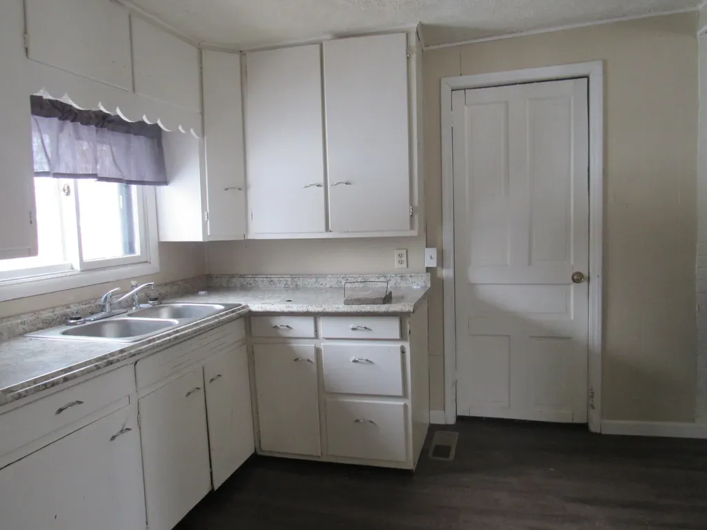 161 Palmer Avenue Colon Village MI 49040