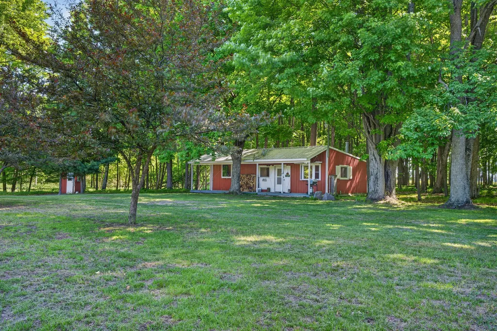 5595 75th Avenue Hinton Township MI 49332