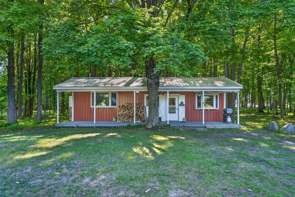 5595 75th Avenue Hinton Township MI 49332