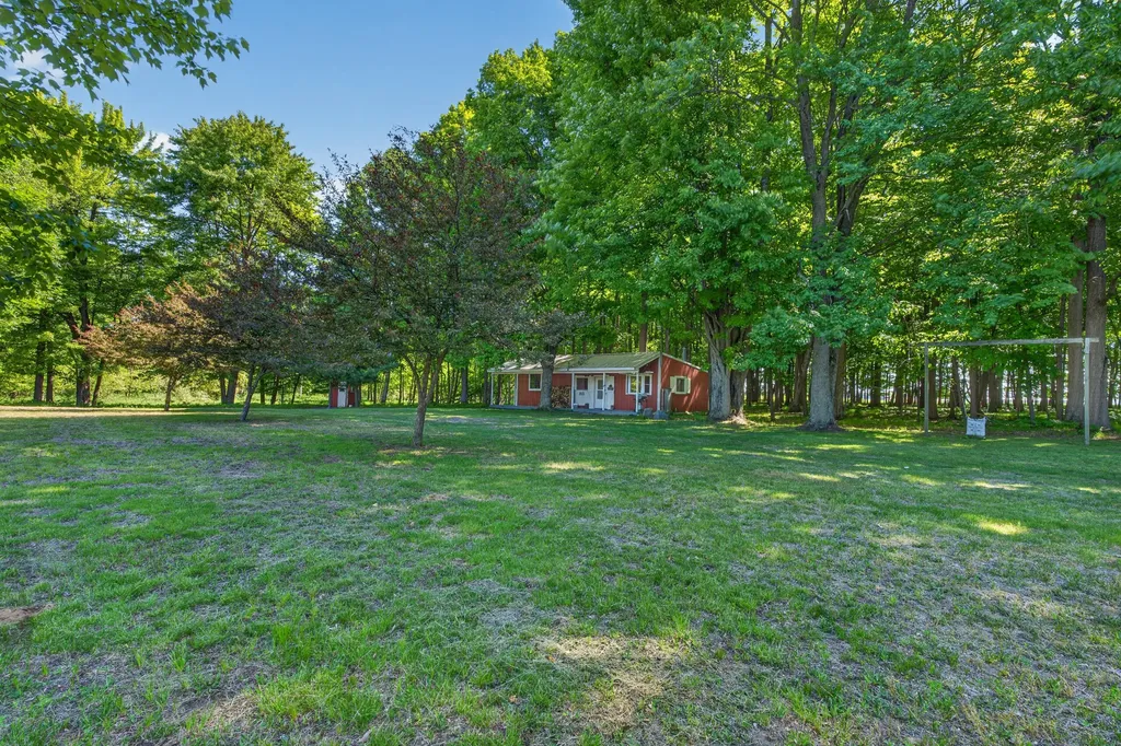 5595 75th Avenue Hinton Township MI 49332