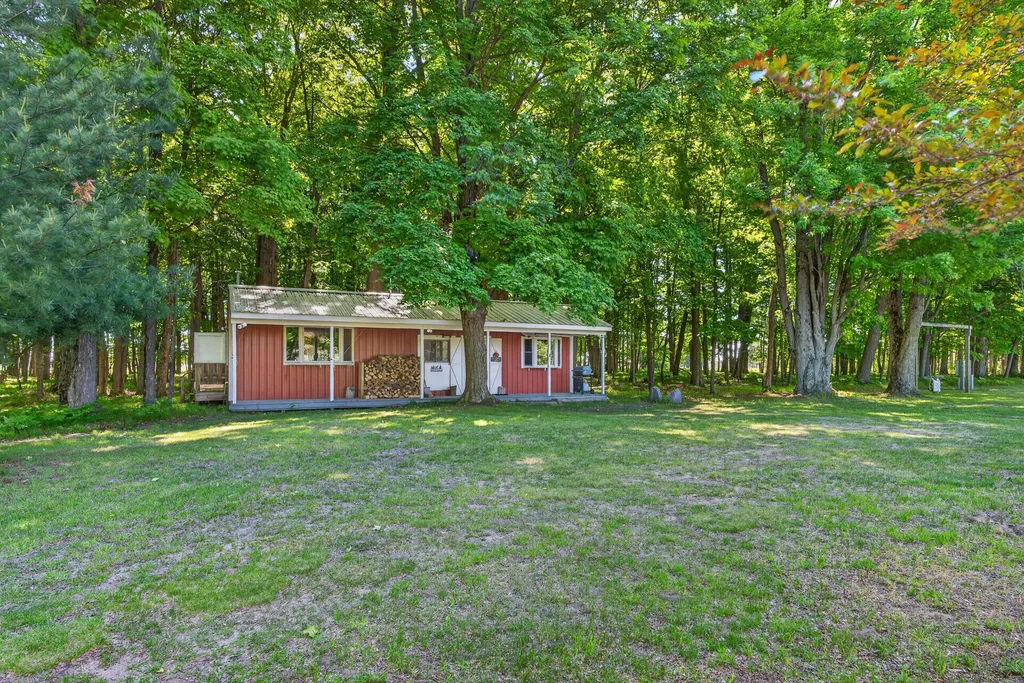 5595 75th Avenue Hinton Township MI 49332