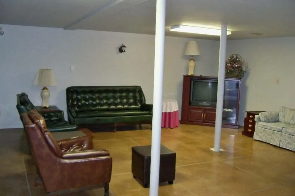 173 E Michigan Avenue Three Rivers City MI 49093