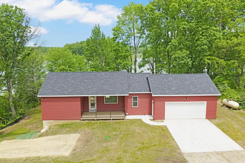 11582 M 60 Fabius Township MI 49093