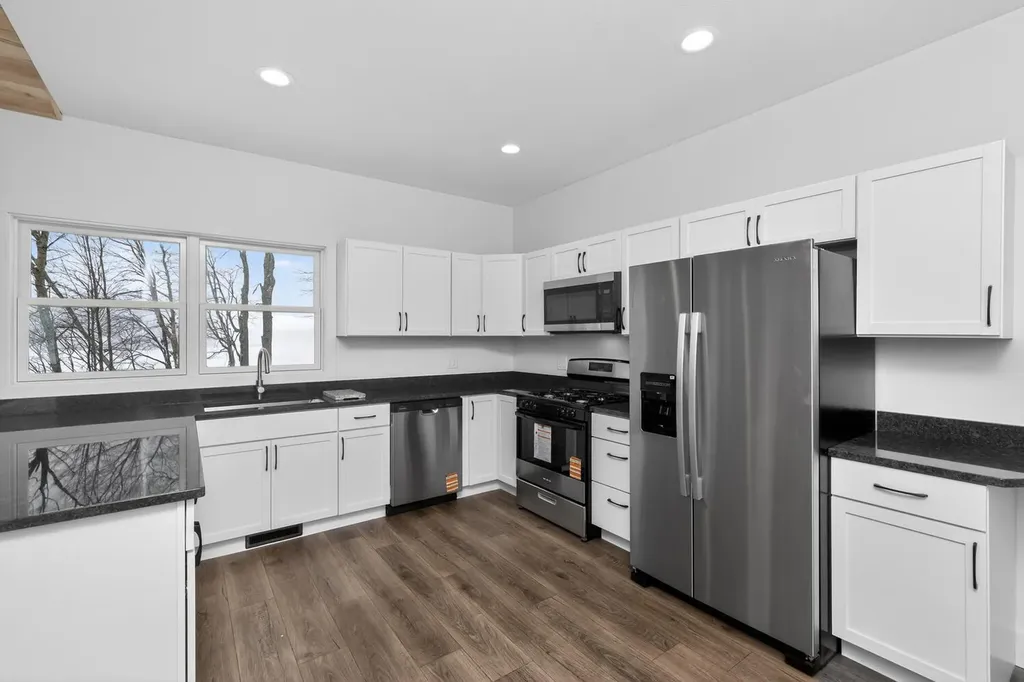 11582 M 60 Fabius Township MI 49093