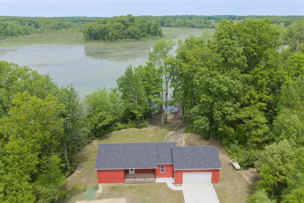 11582 M 60 Fabius Township MI 49093